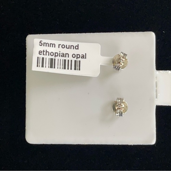 Sterling Silver 925 Cabachon Ethiopian Opal earrings - Picture 9 of 9